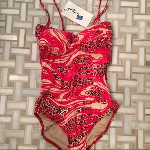 Gottex one piece swimsuit. Size 8. NWT